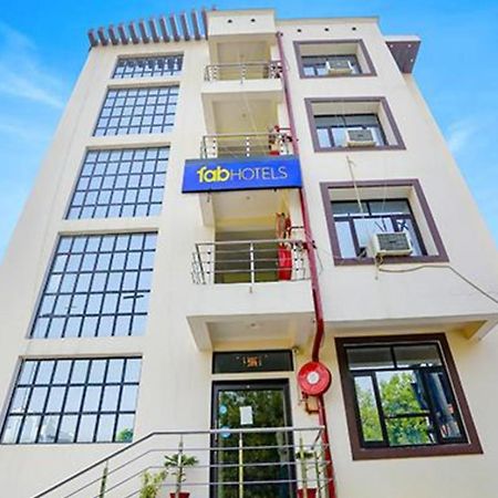 Fabhotel Lily Grand Kakarmatha Esterno foto