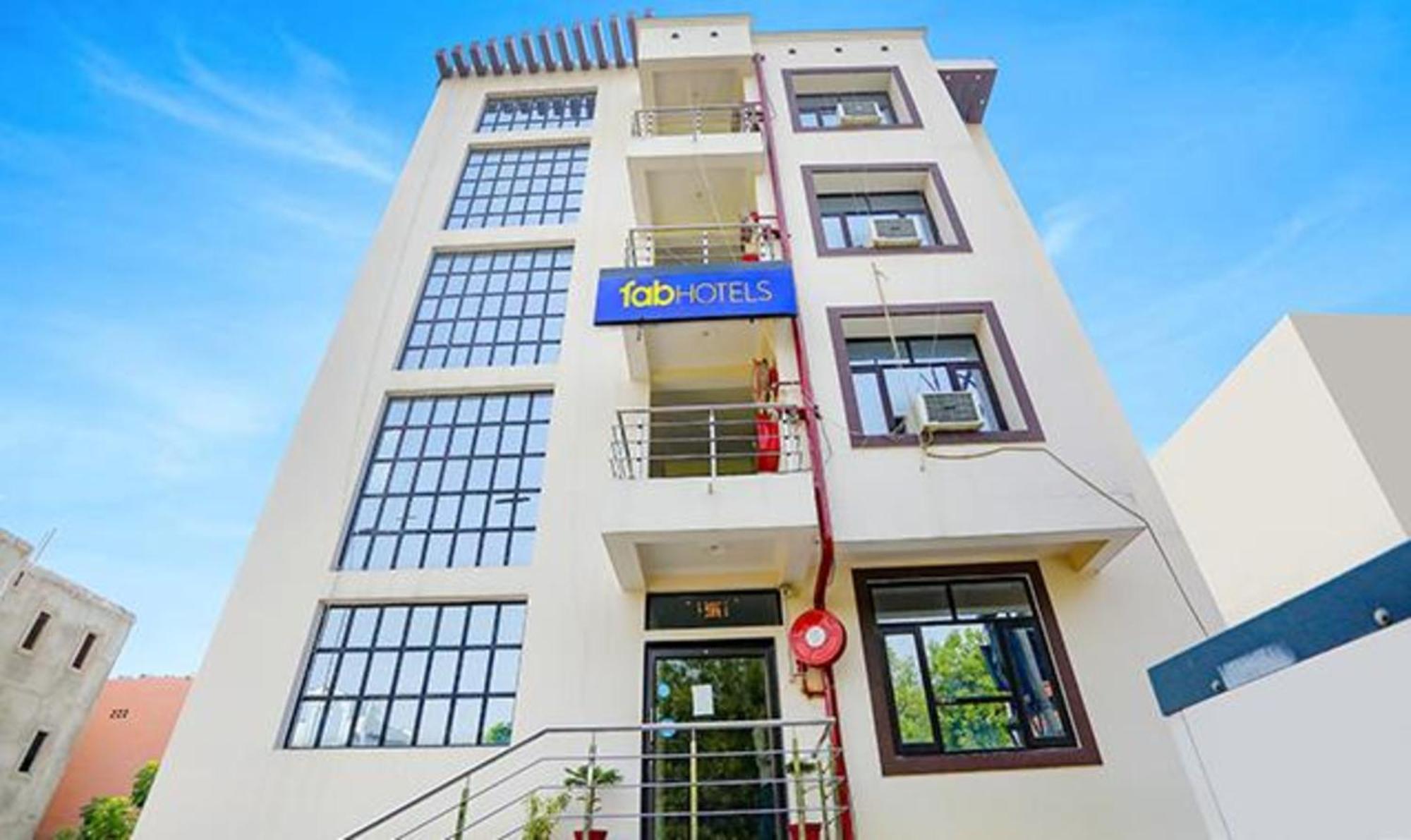 Fabhotel Lily Grand Kakarmatha Esterno foto