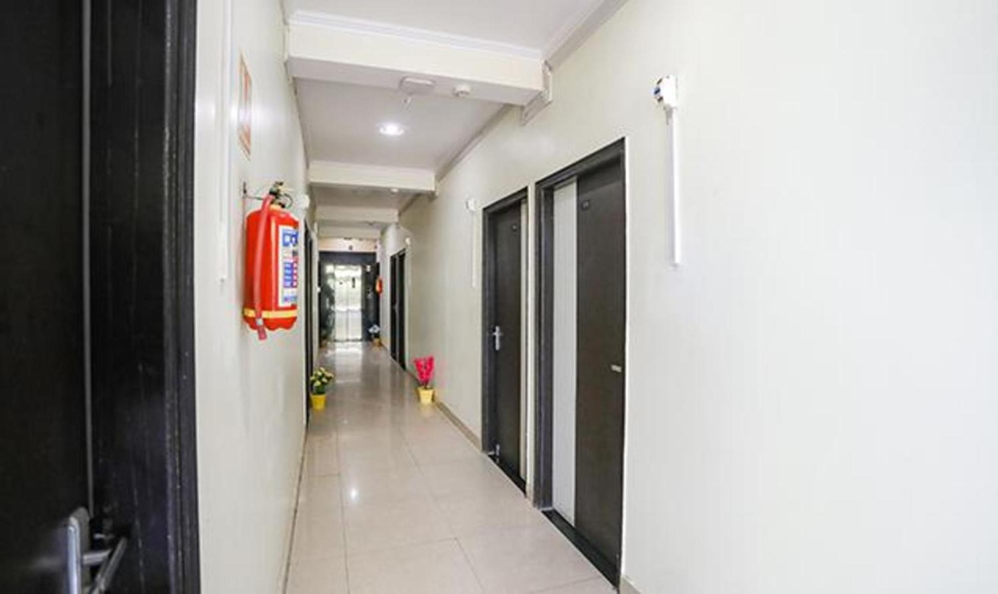 Fabhotel Lily Grand Kakarmatha Esterno foto
