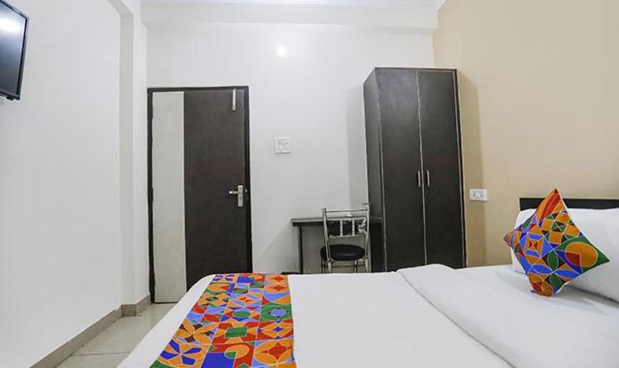 Fabhotel Lily Grand Kakarmatha Esterno foto